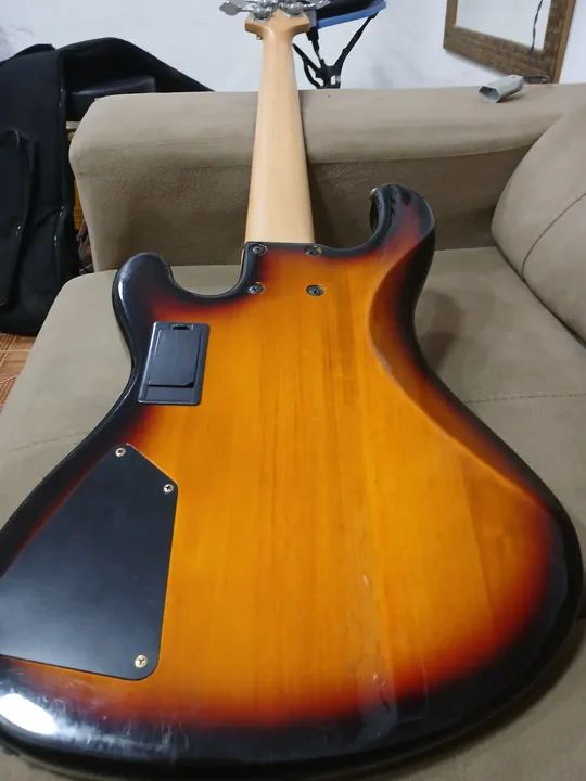 Baixo  e. Guitarra  - Foto 3