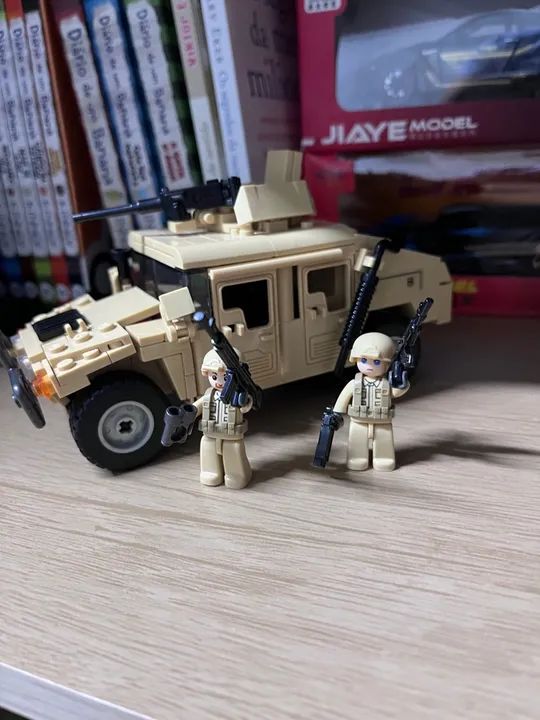 Carro Militar de Lego 