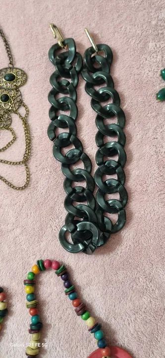 Colar de Pérolas e Pedras Verdes varios modelos  - Foto 2
