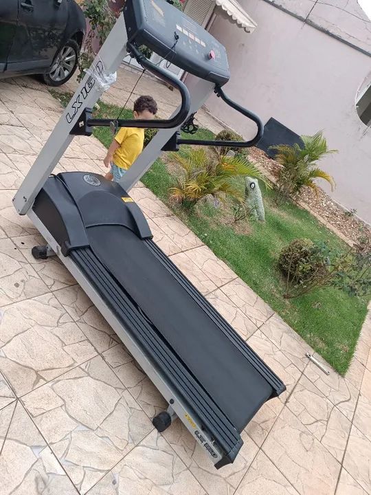 Esteira profissional moviment lx 160