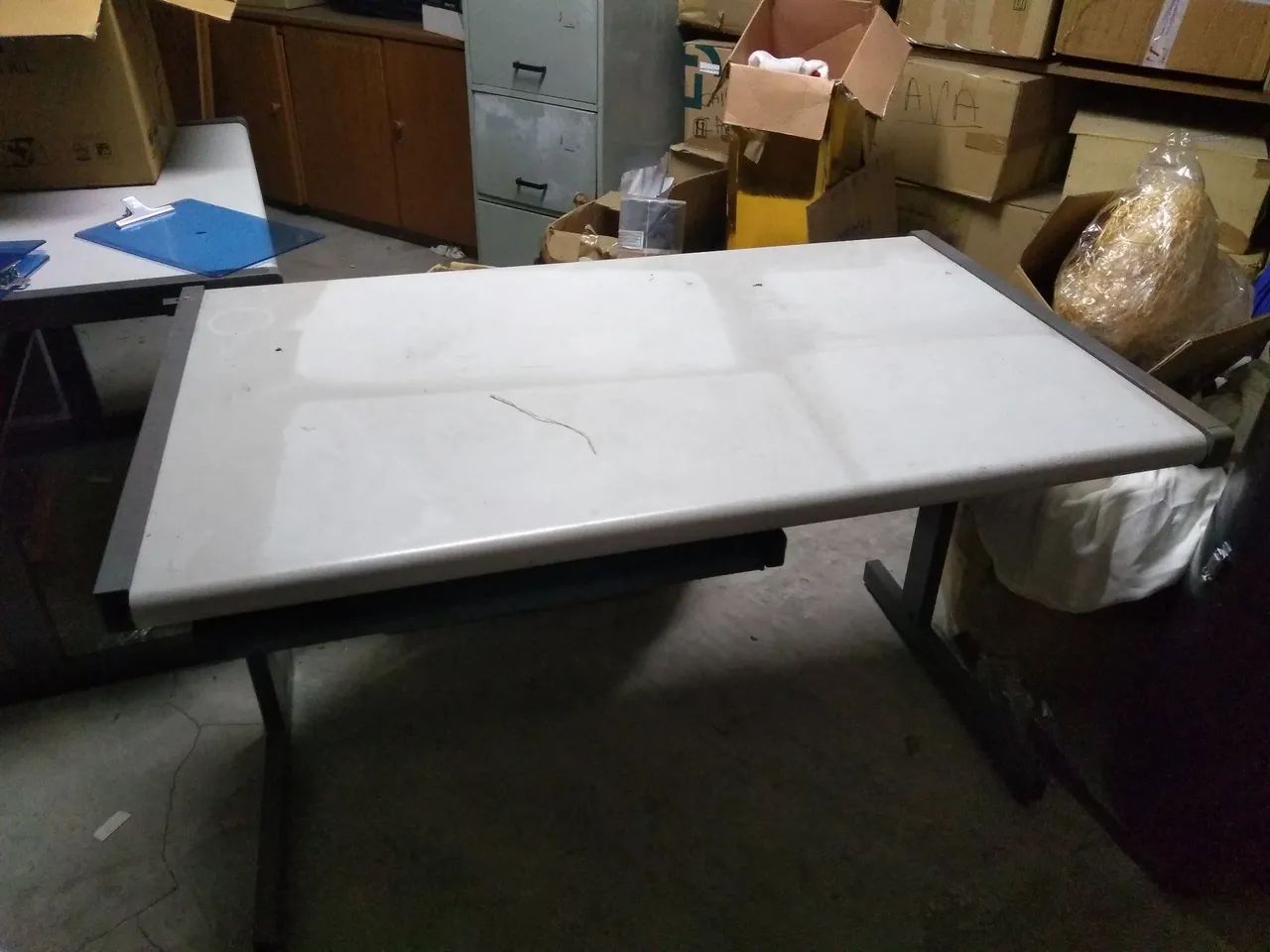 Mesa de Escritório em Ótimo Estado
