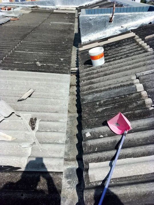 Eric Telhados colocação de manta fria  aplicação de tercly D3 manta líquida  - Foto 6