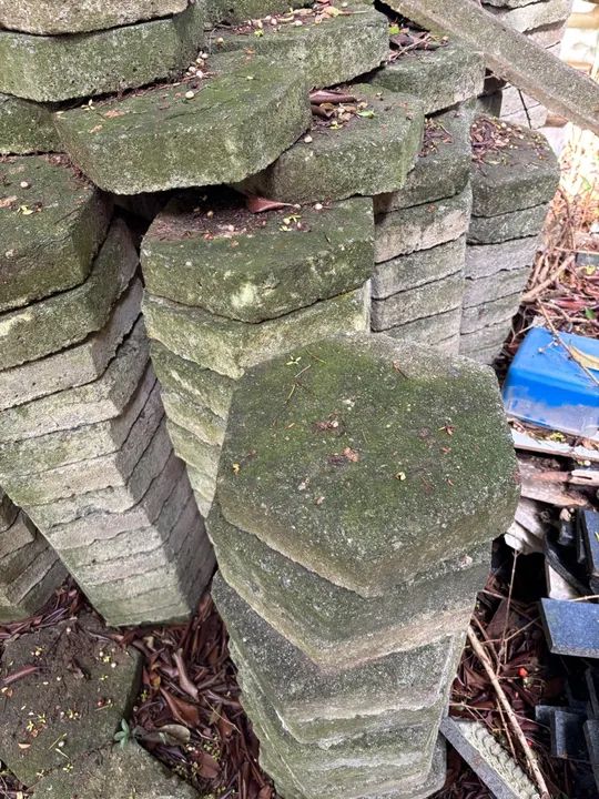 Blocos de Concreto Hexagonais - Usados 30,00 m2 (dezesseis peças) - Foto 4