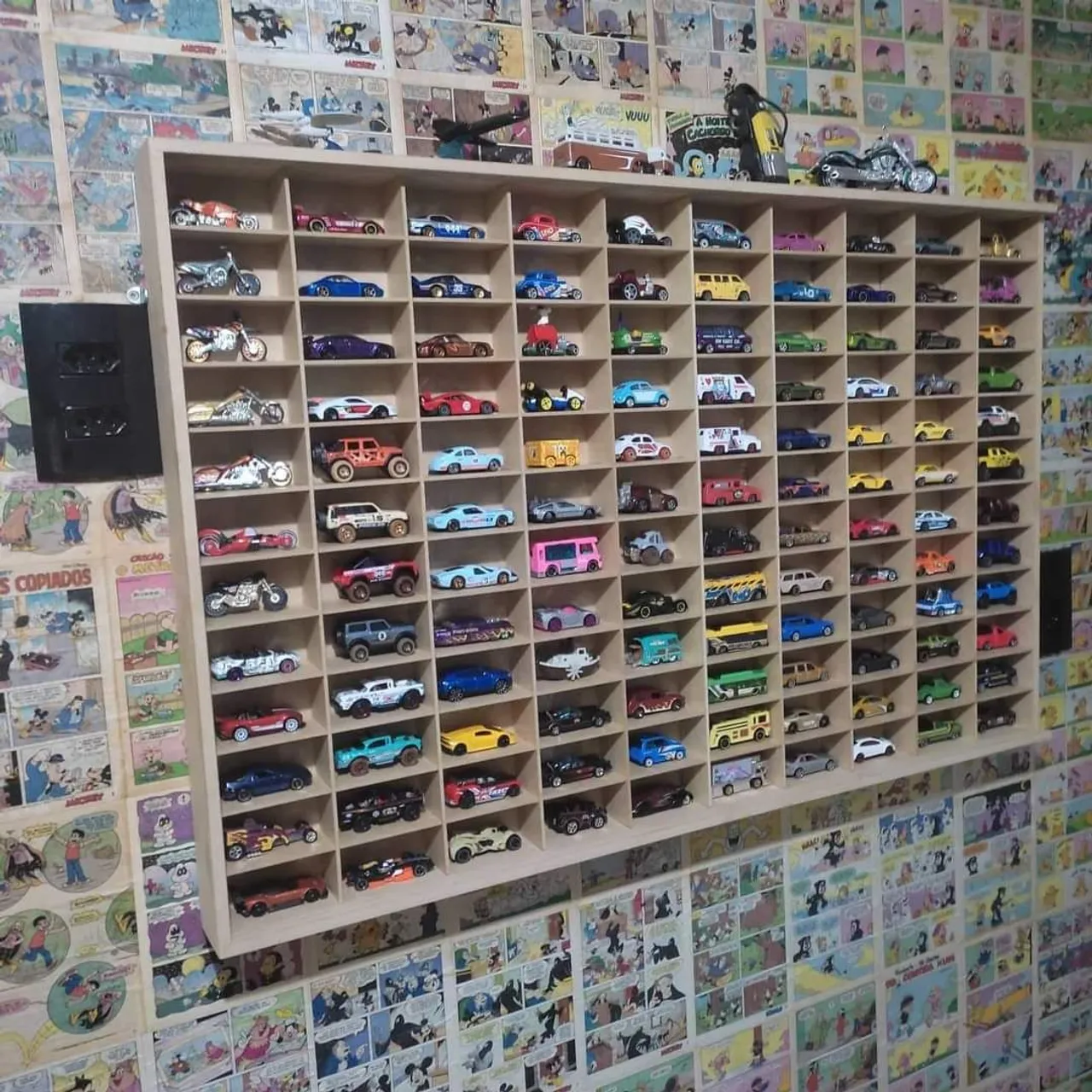 Expositor novo em MDF cru para 120 carrinhos Hotwheels - fabricação própria