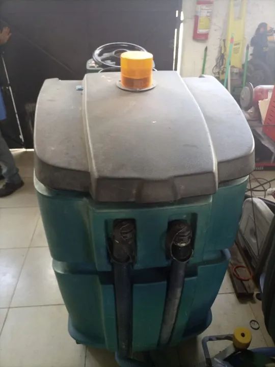 Venda de Lavadora de piso Dirigível (Usada)- Brava Alfatennant - Foto 2