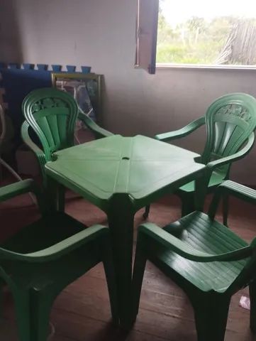Mesa 4 cadeiras  verde prime