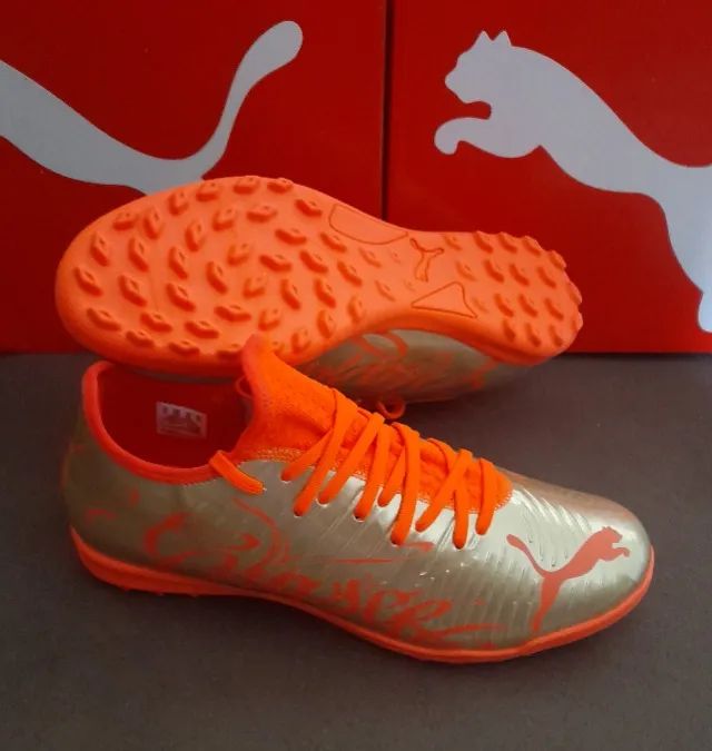 Chuteira Puma Future Z 4.4. NJr TT Tam 40 & 42 (original / nova) - Foto 4