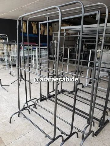 Arara de roupas a pronta entrega em Goiânia - nova