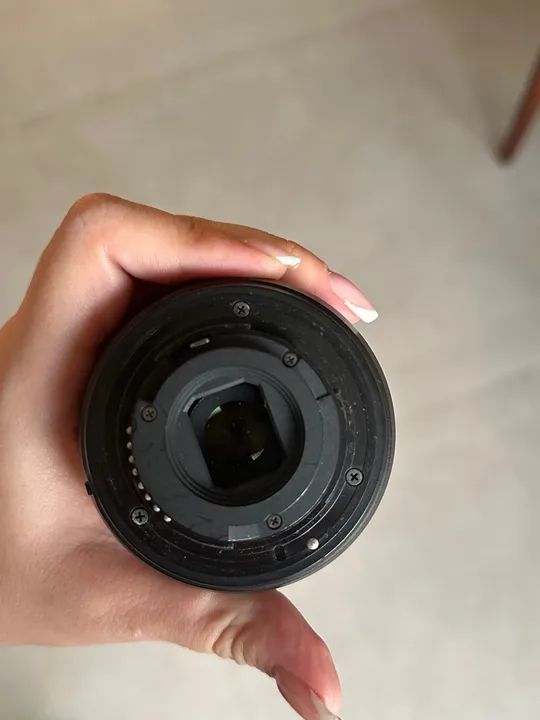 Lente Nikon AF-S Nikkor 70-300mm f/4.5-6.3G ED DX - Foto 2