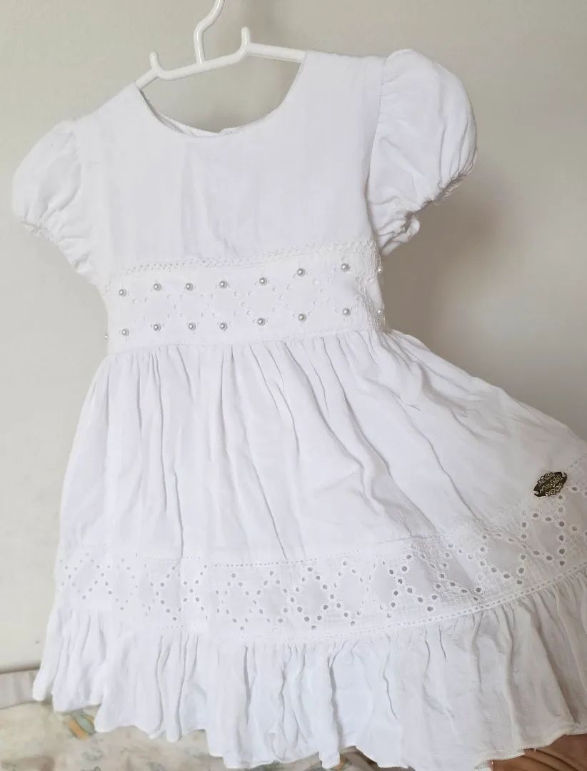 Vestido branco laise pérolas para bebê (batizado)