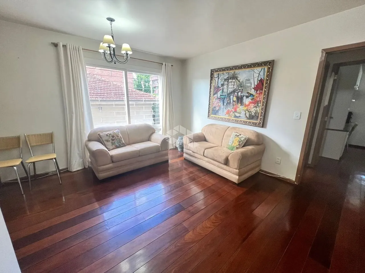 OTIMO APARTAMENTO DE FRENTE NA CORTE REAL!