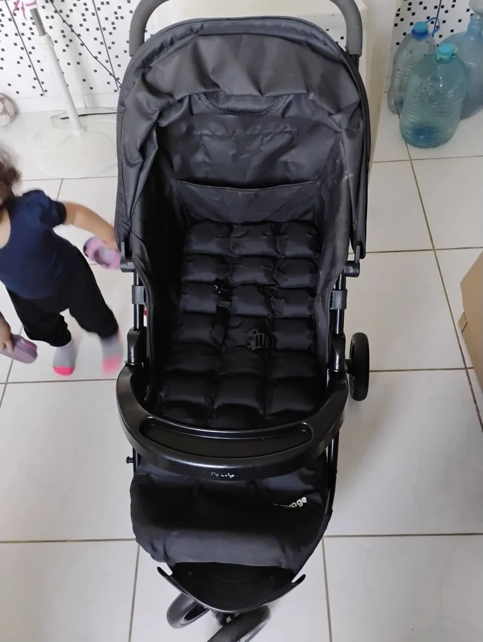 Carrinho de bebê marca Voyage semi novo usado somente em casa