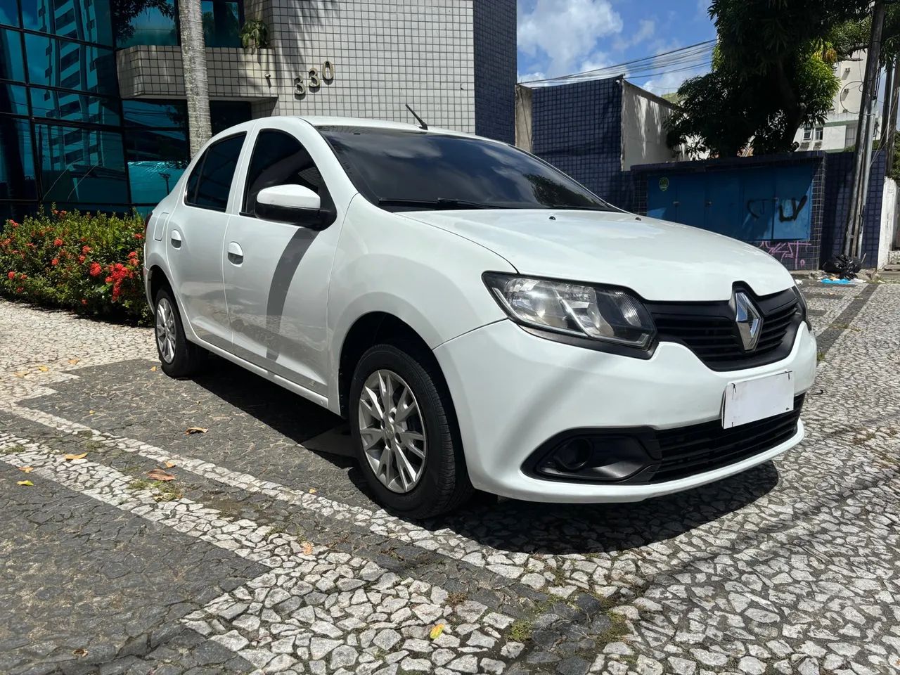 Vendo Logan Authentique 2018 Completo - Ótimo Estado! Valor 39.990,00