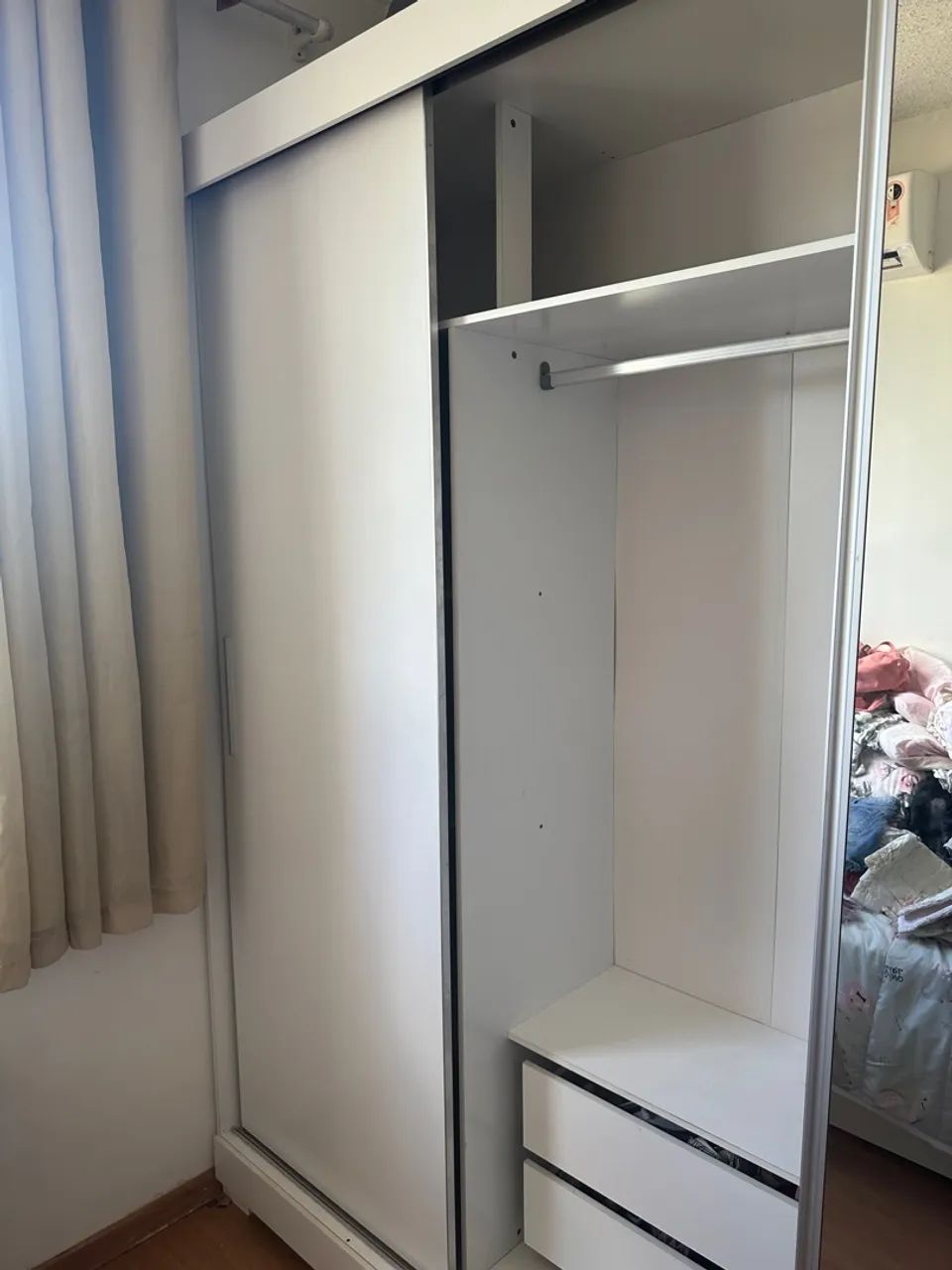 Guarda-Roupa branco de correr com espelho - Foto 3
