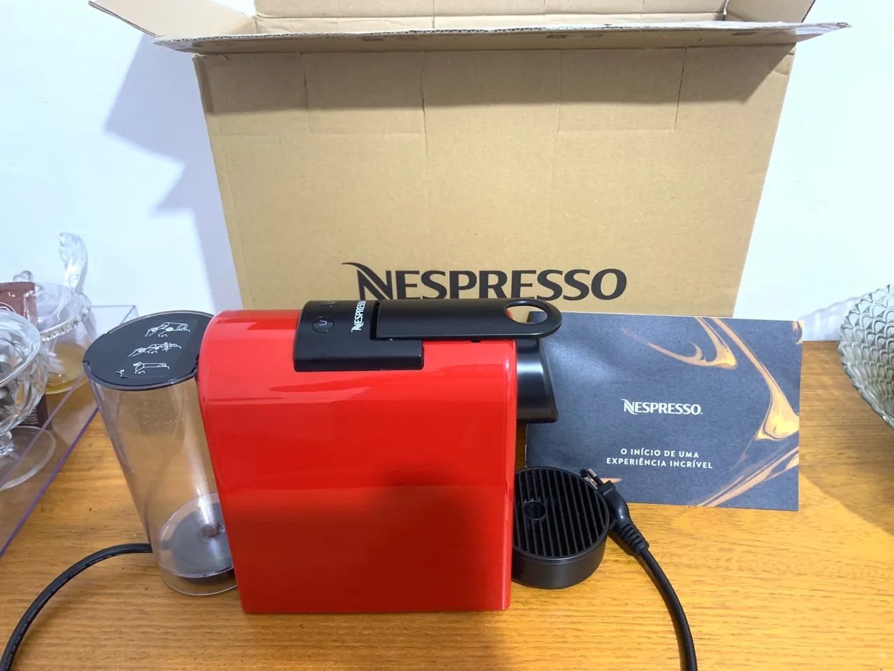 Cafeteira Nespresso - Essenza Mini