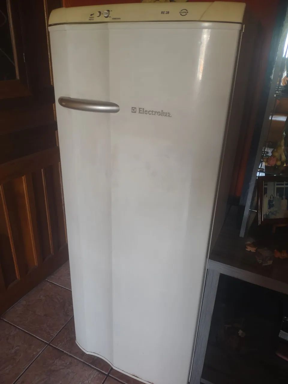 Geledeira  Vendo ou troco por celular, tanquinho etc. Aceito venda no cartão de crédito. - Foto 2