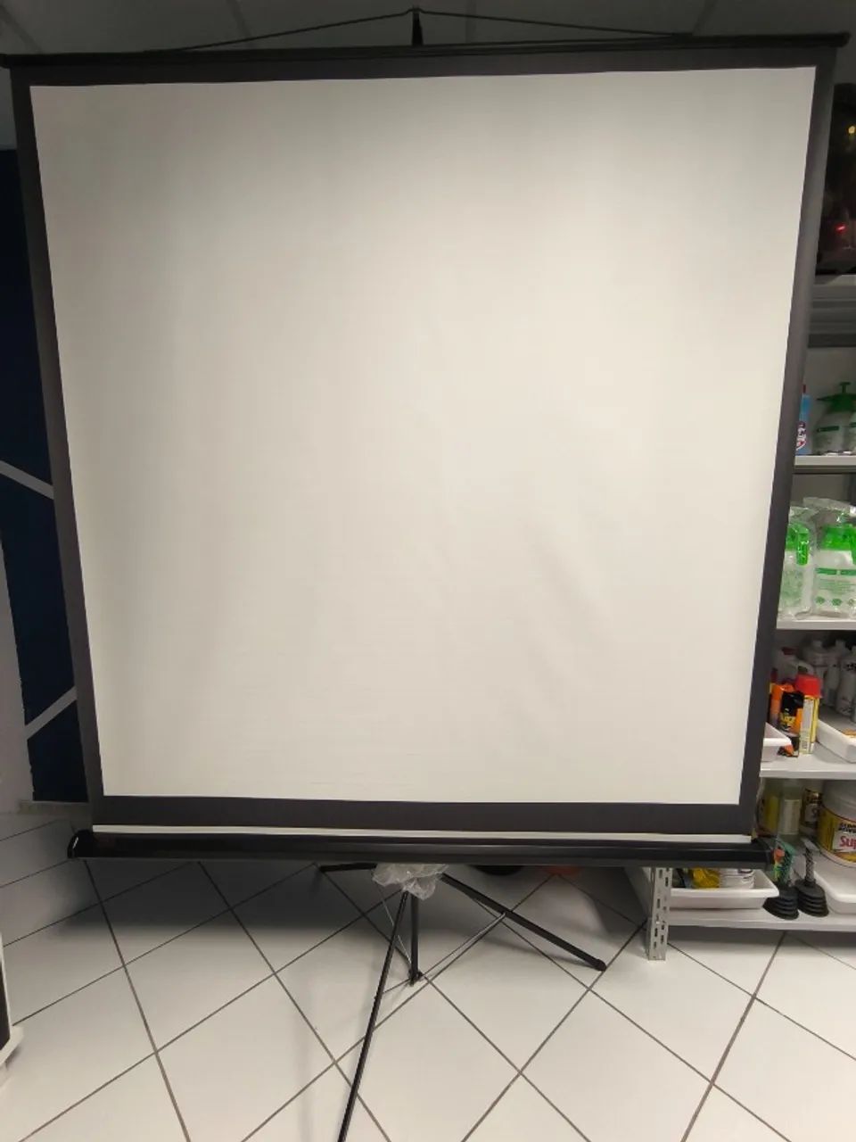 Tela de projeção nova