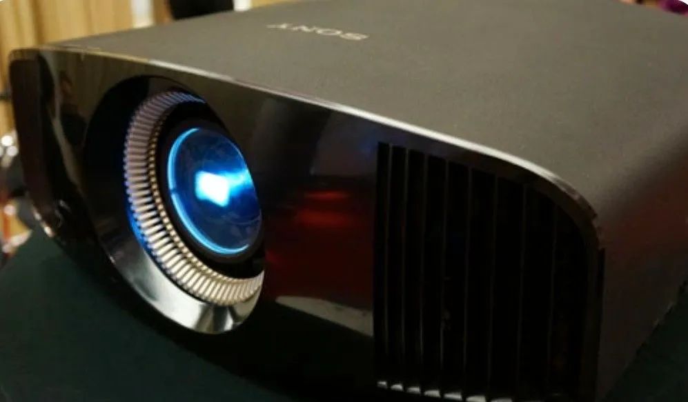 Projetor Sony 4K HDR - pouquíssimo uso, super conservado - Foto 2