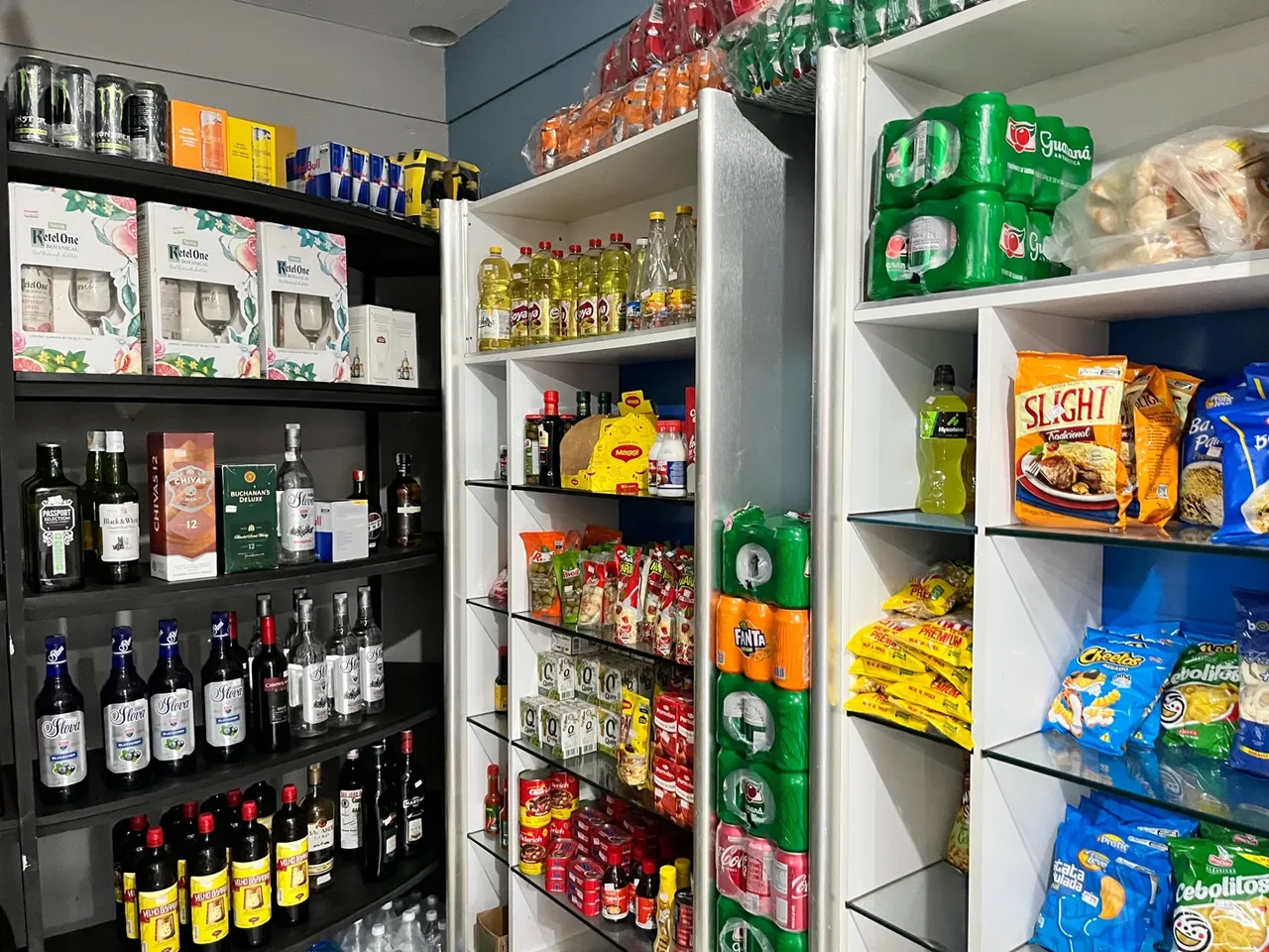 Vende-se mercearia em funcionamento e aluga-se o ponto comercial