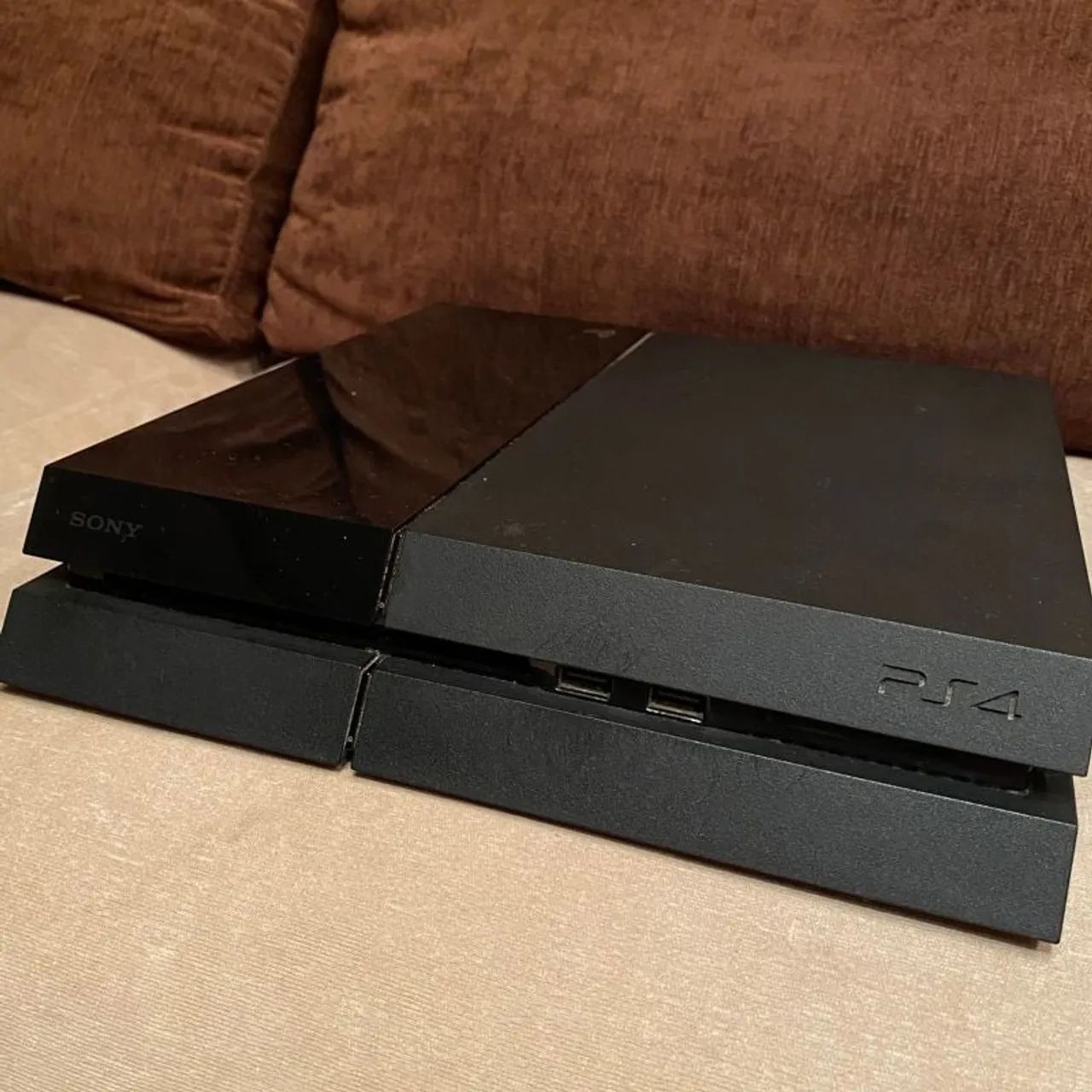 Ps4 perfeito estado ,sem defeitos ,gta 5 de brinde  - Foto 3