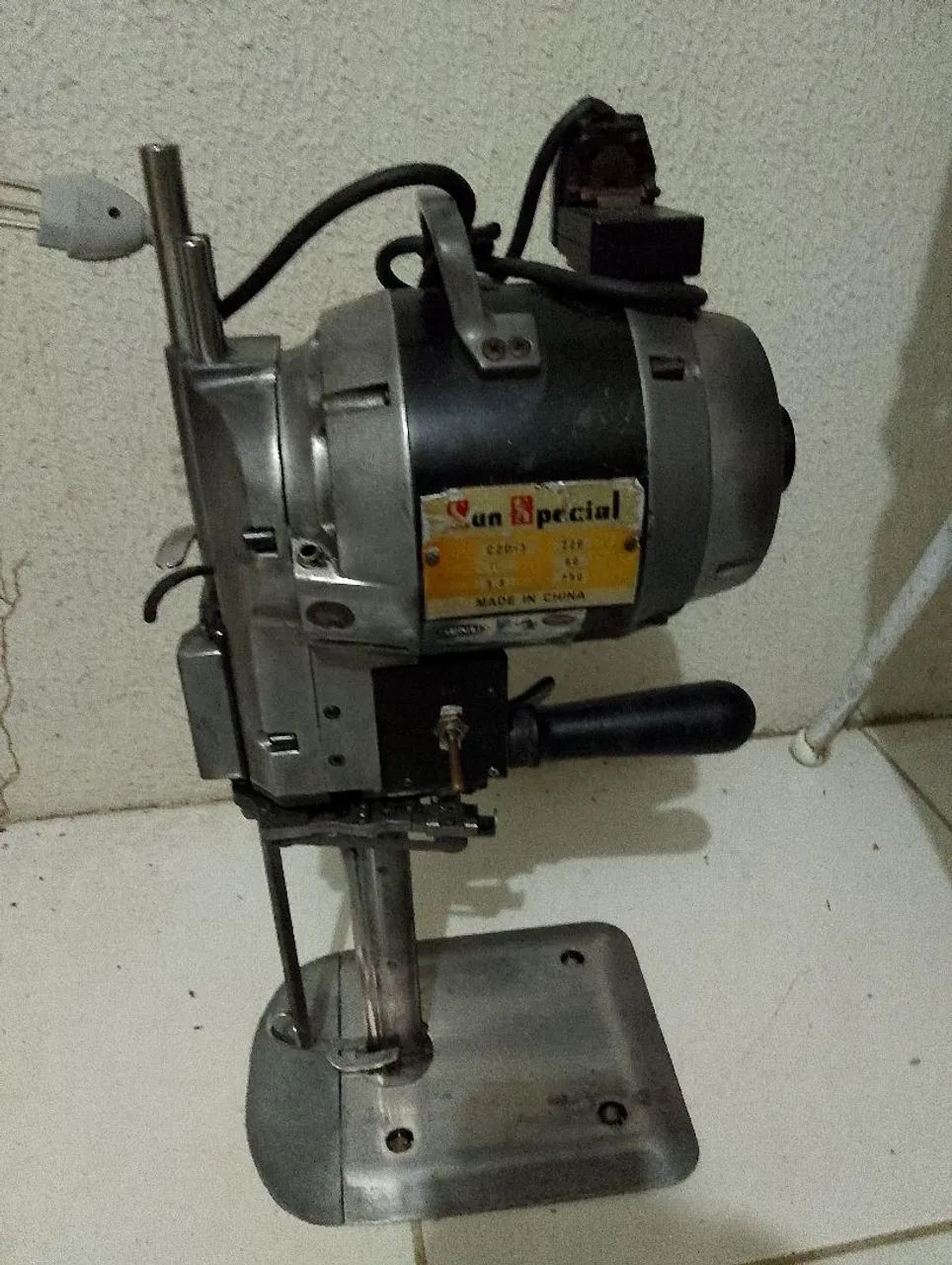 VENDO MAQUINA DE CORTE  - Foto 4