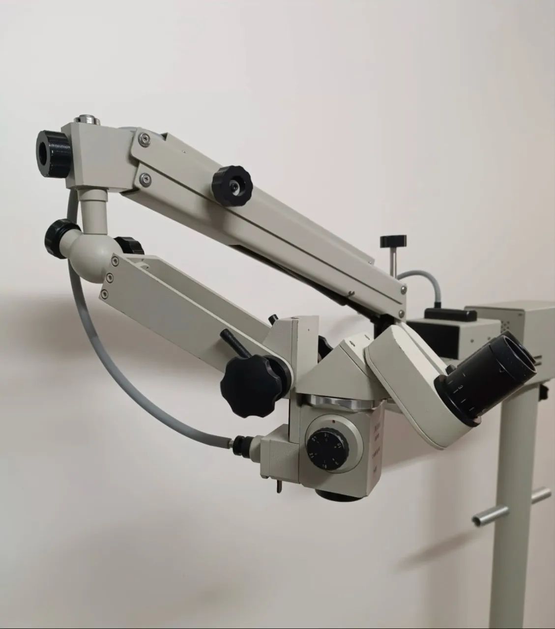 Microscópio Oftalmológico 