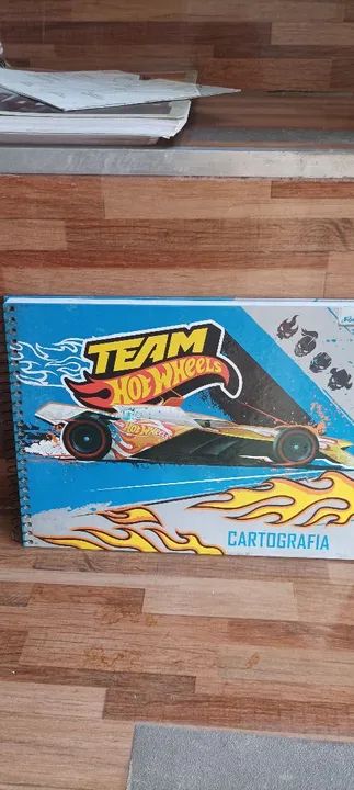 Caderno Hot Wheels Team Cartografia 