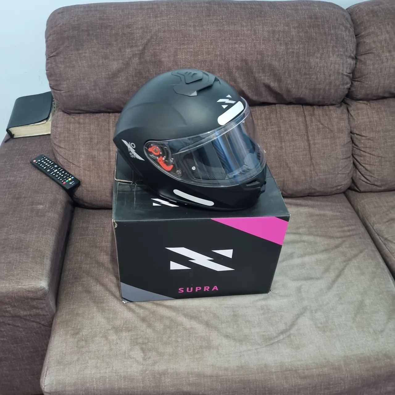 VENDO OS 2 CAPACETES NORISK E ASX - Foto 2