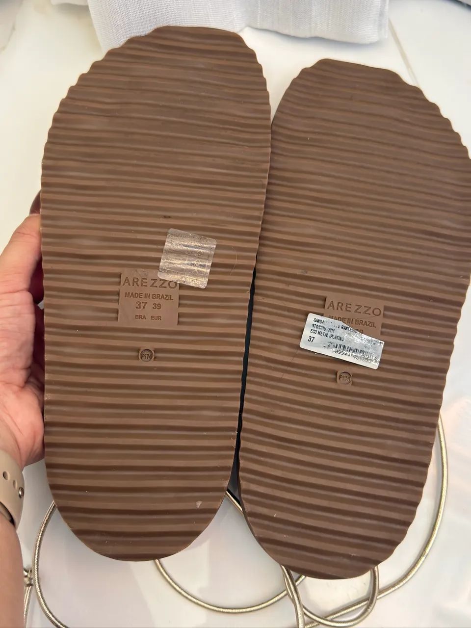 Papete dourada Arezzo  - Foto 2