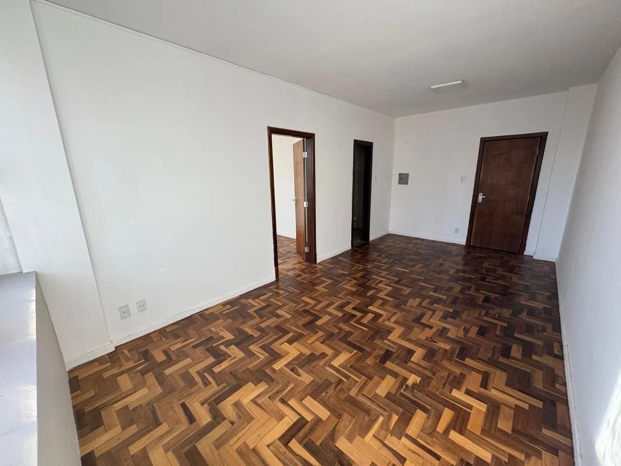 Sala Comercial para Locação Excelente Localização no Centro de Curitiba