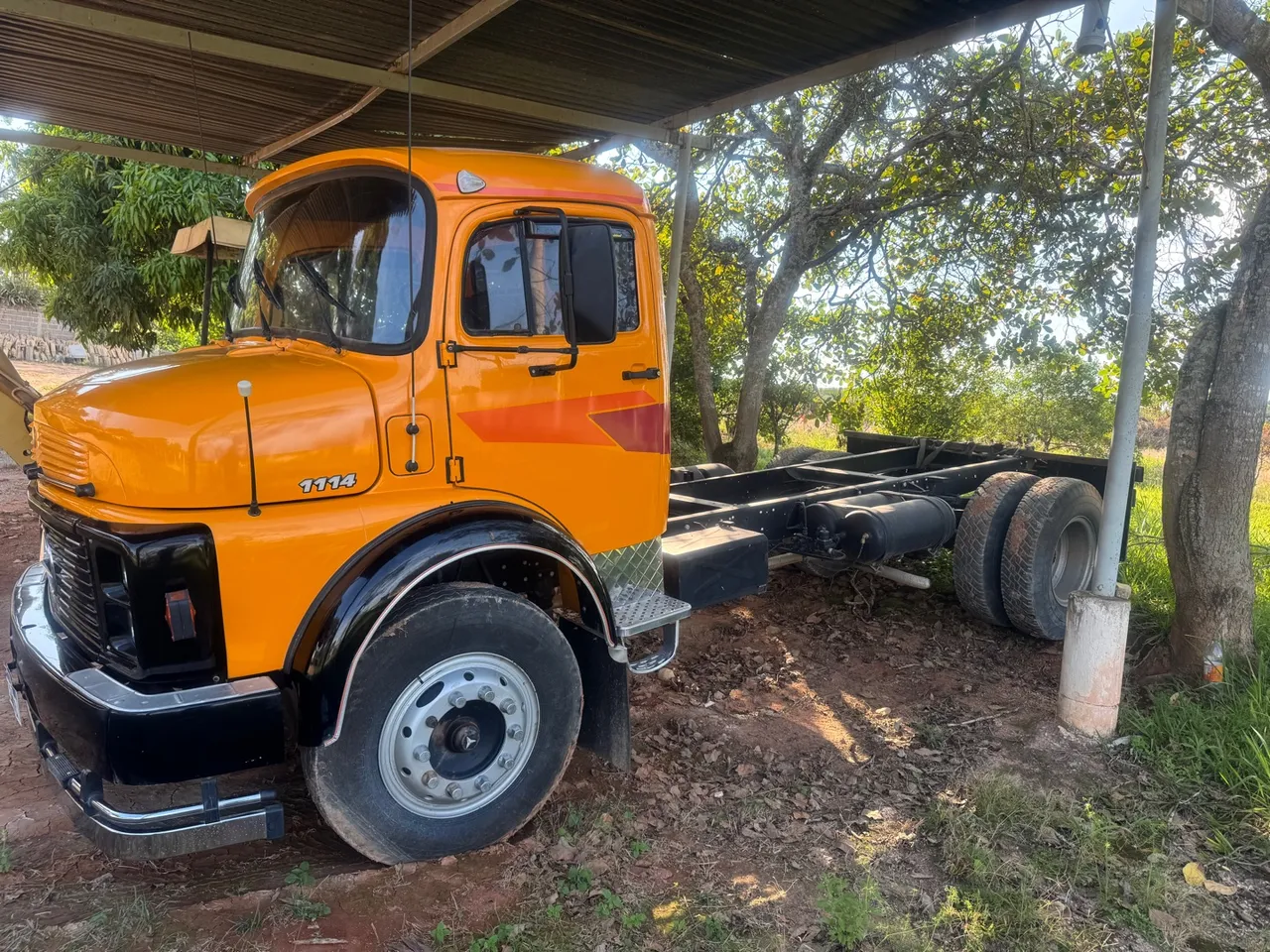 Caminhão Mercedes-Benz 1114 - No Chassi