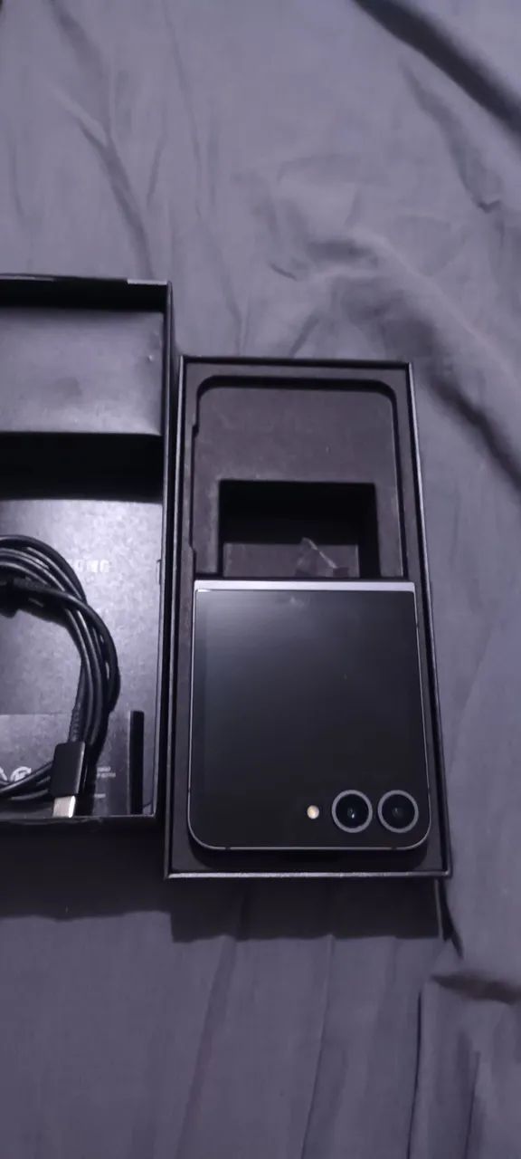 Celular Samsung Galaxy Z Flip6 5G - Foto 2