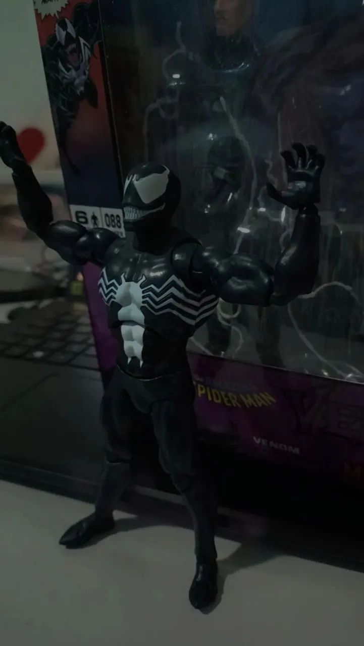 Action Figure Venom - Mafex 088 - Foto 2
