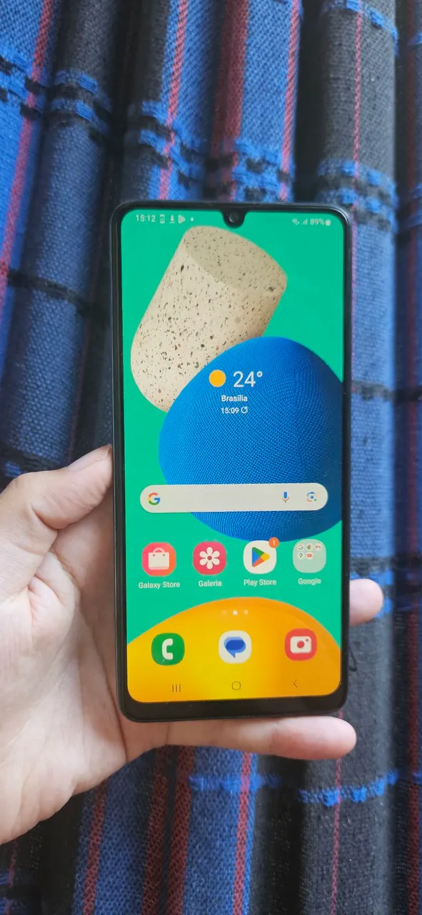 Celular Samsung M32, usado em bom estado.