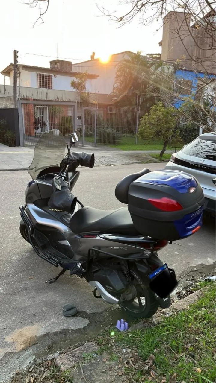 VENDO PCX COM ACESSÓRIOS