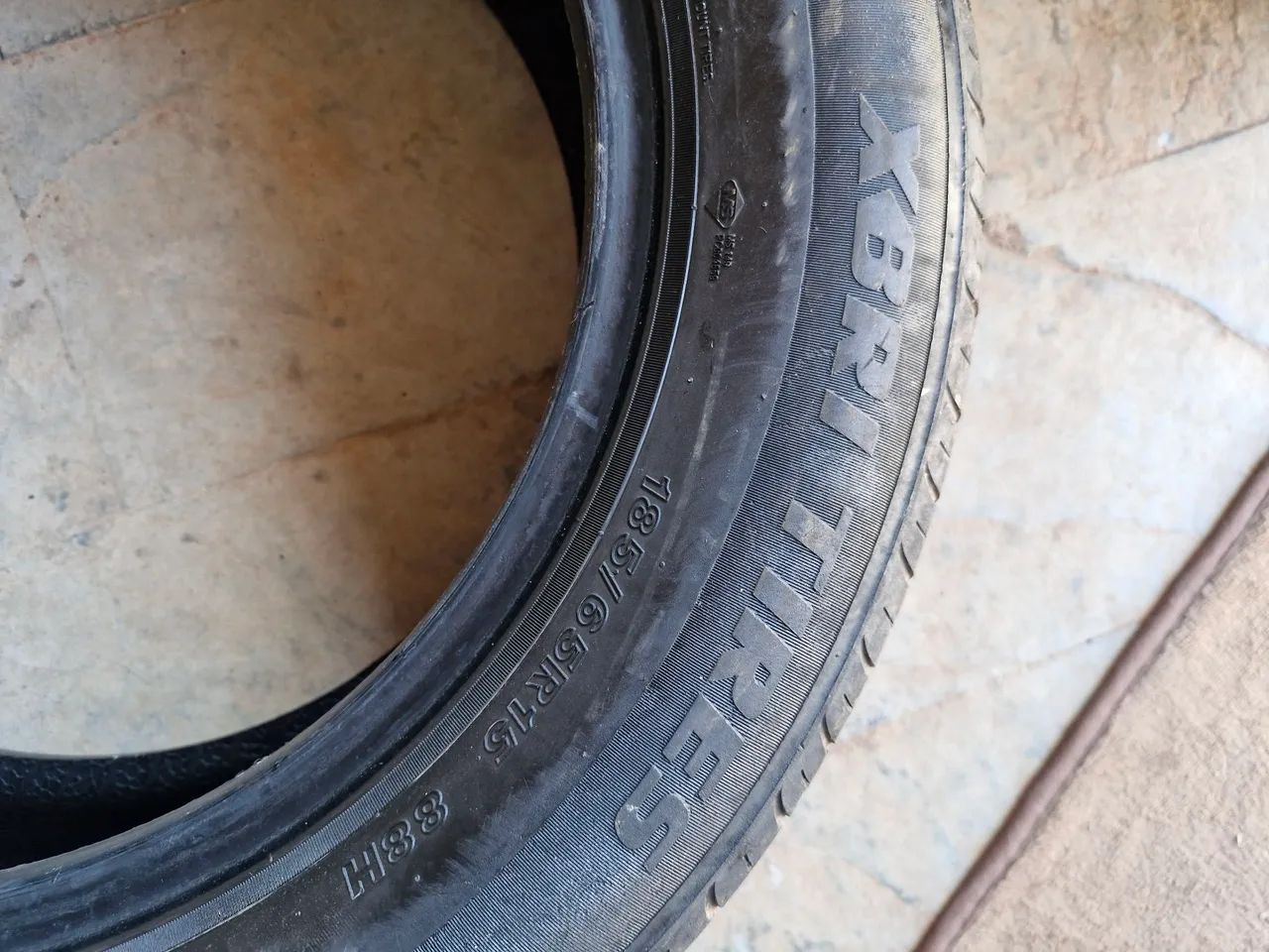 4  Pneus XBRI 185/65R15 88H _ R$150,00 cada - Foto 3