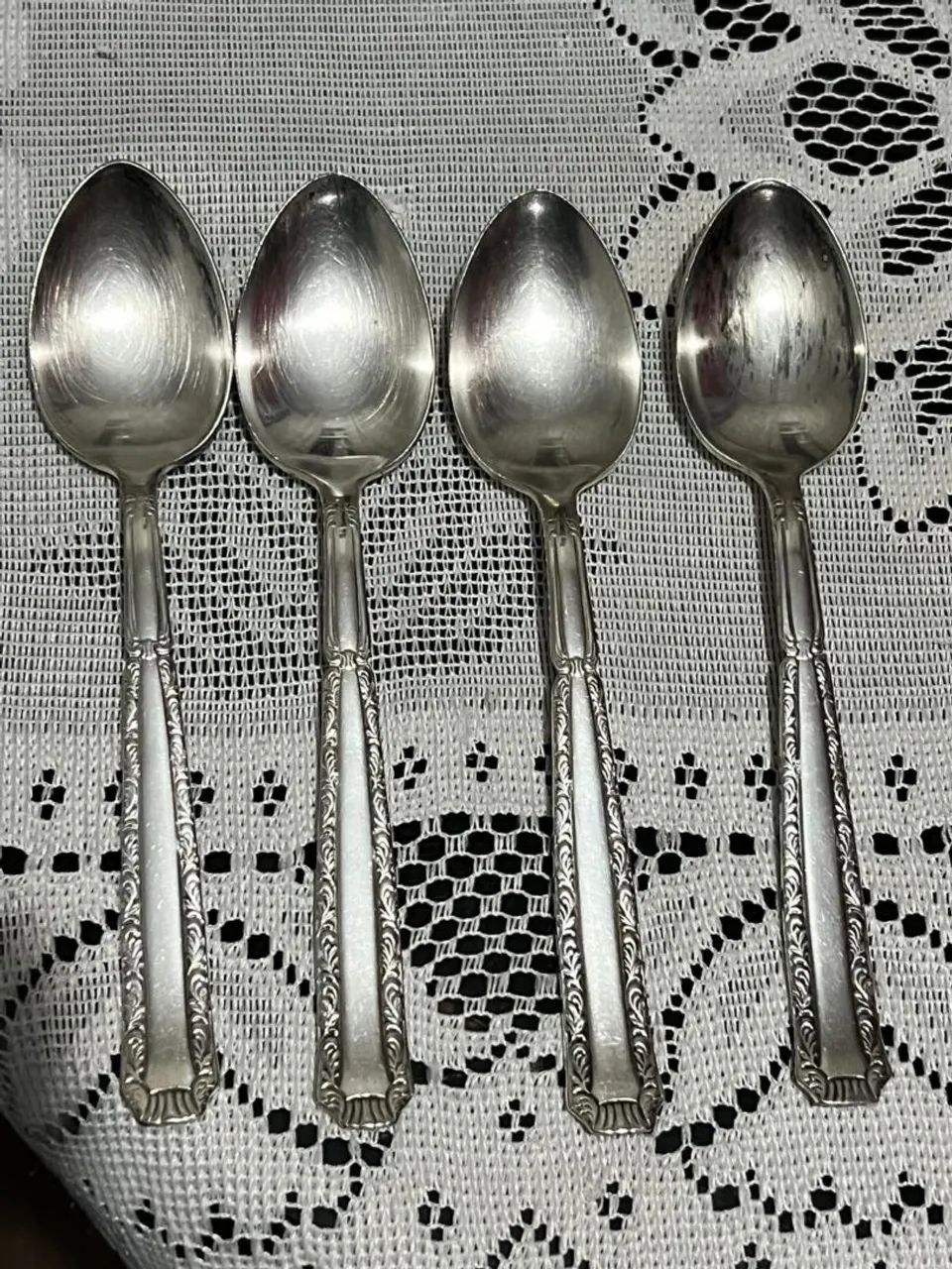 Conjunto de 4 Colheres Antigas em Prata  - Foto 2