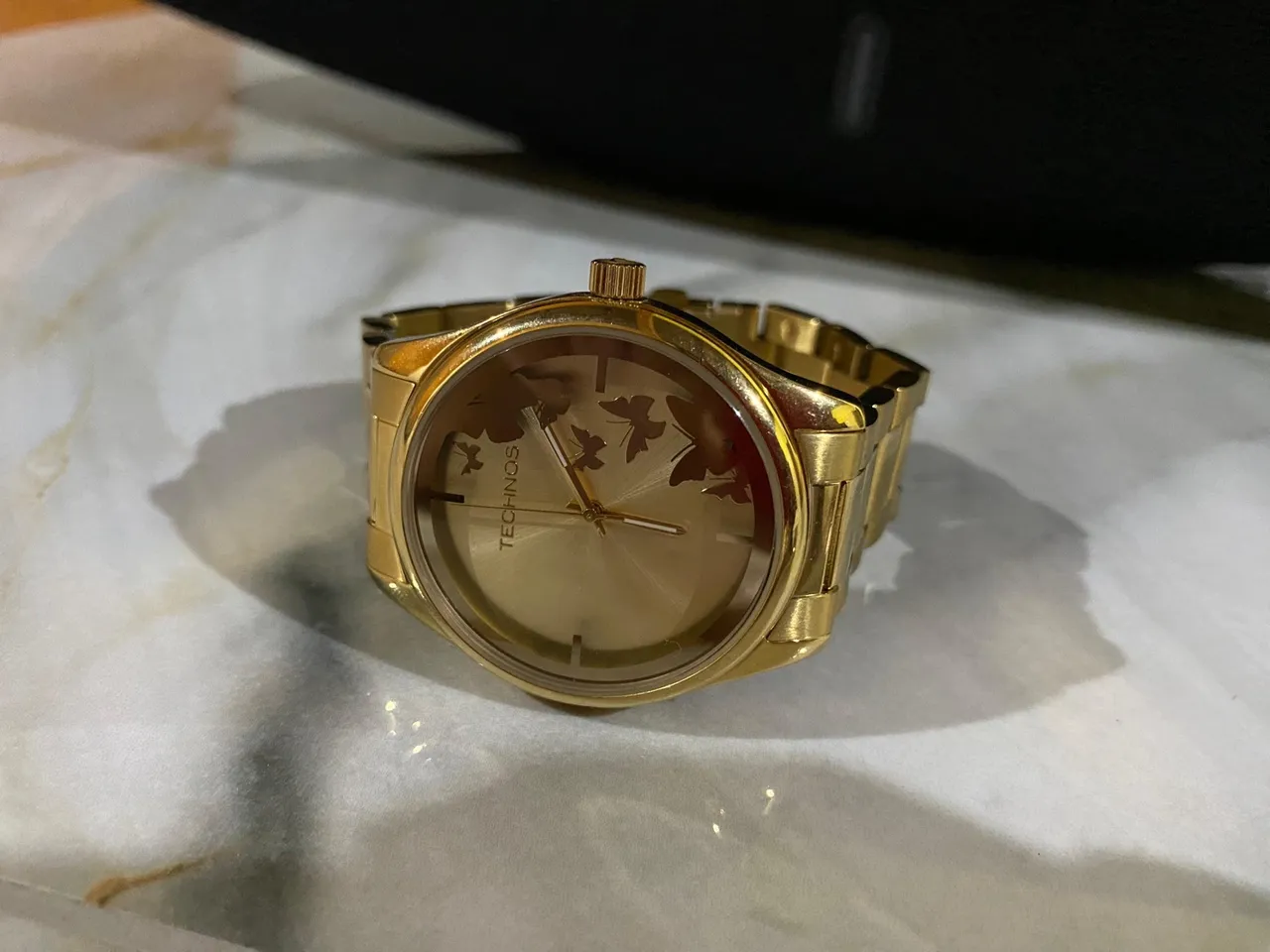 Relógio Feminino Dourado Technos com Detalhes de Borboletas