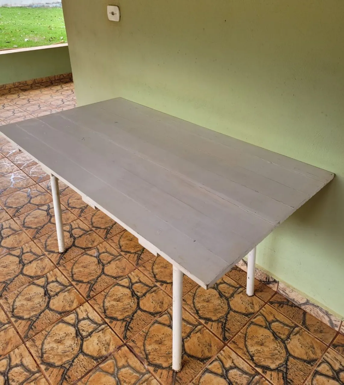 Mesa rustica em madeira e metal com 2 cadeiras só 150,00