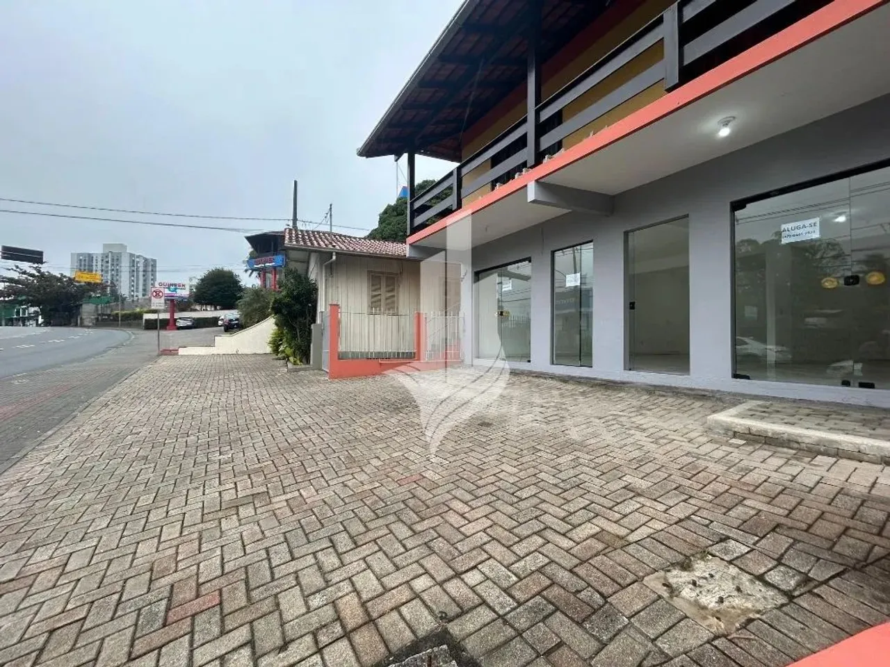 Sala comercial para locação na Agua Verde