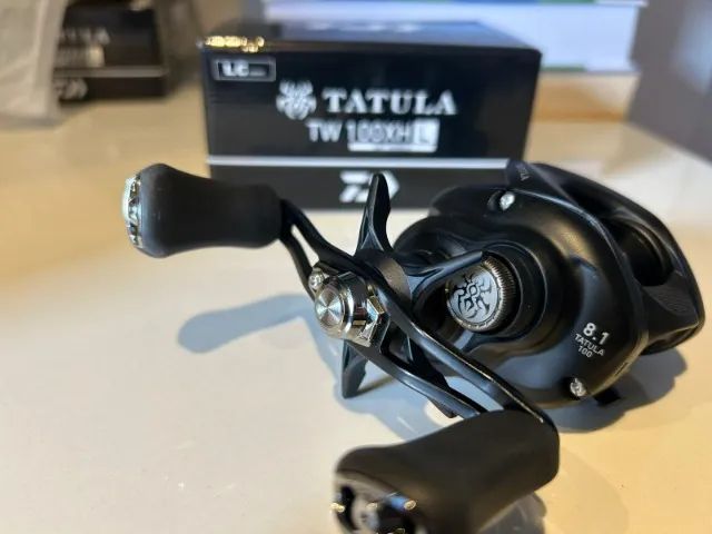 Daiwa 24 Tatula TW 100XHL Bait Reel (esquerda) - Foto 2