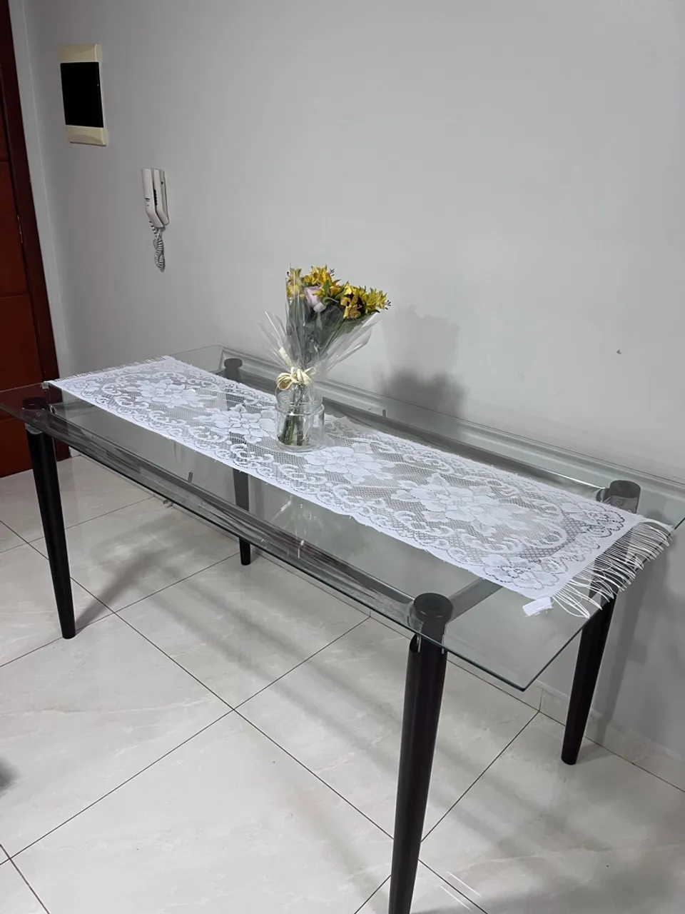 Mesa de jantar com tampo de vidro