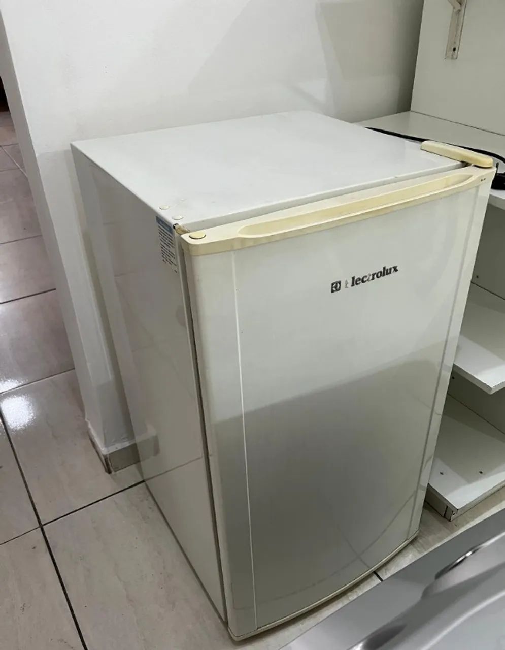 Frigobar Eletrolux