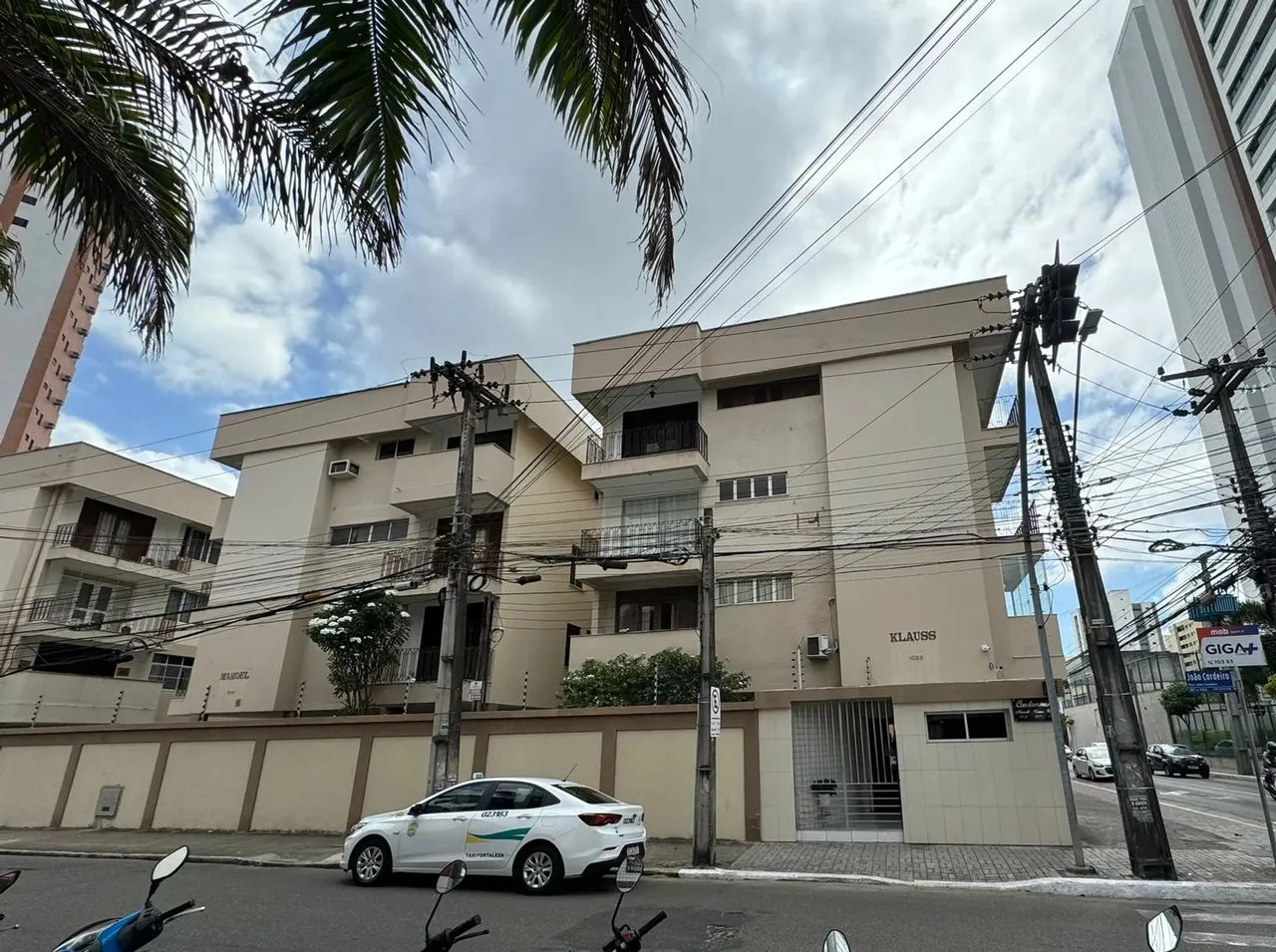 Imóvel para aluguel possui 119 metros quadrados com 4 quartos em Aldeota - Fortaleza - CE