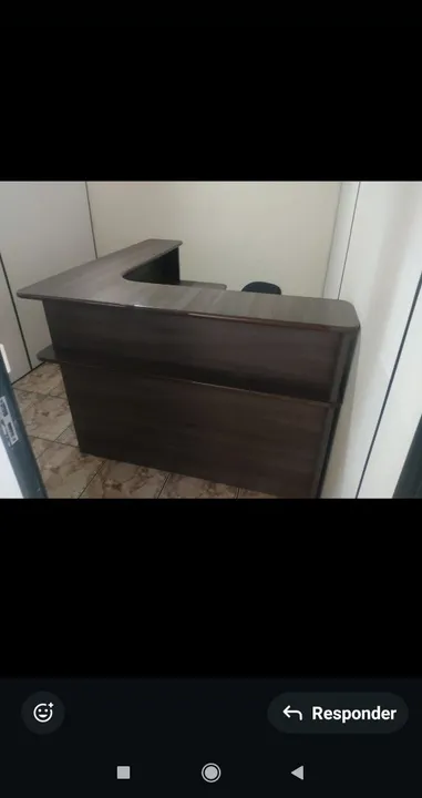 Balcão para atendimento.