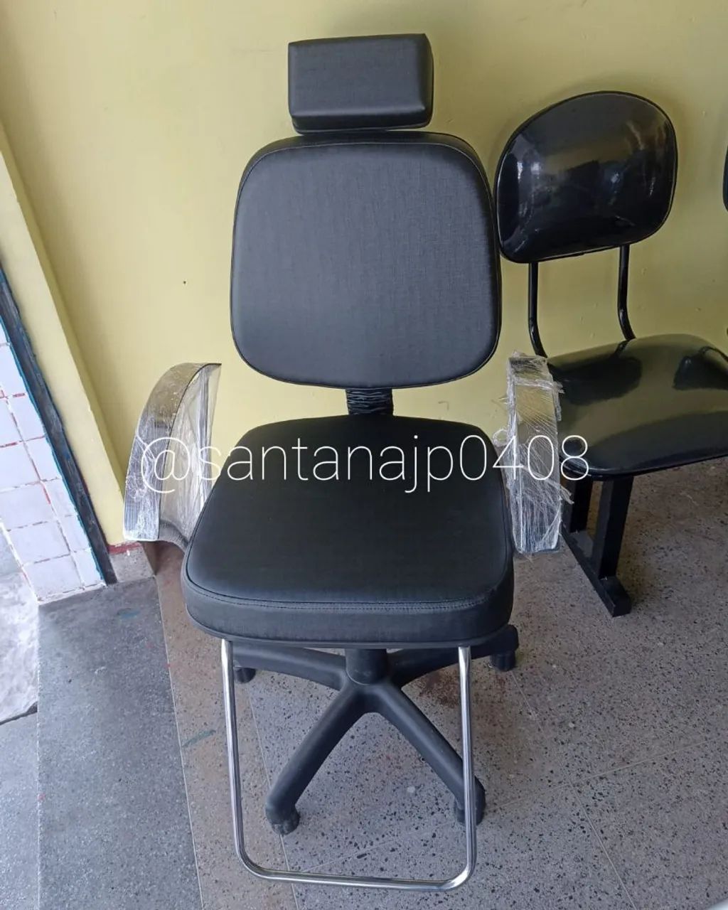 Cadeira para salão de beleza com apoio de cabeça