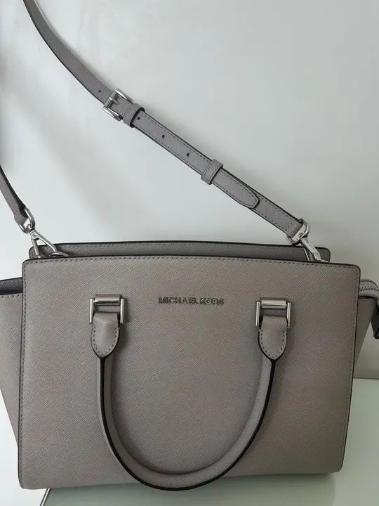 Bolsa Michael Kors Selma Cinza - Foto 4