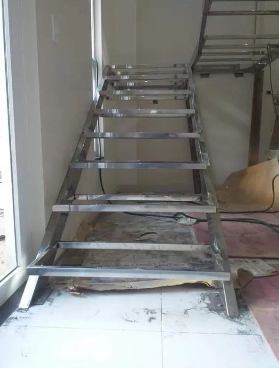 Escada de Aço Inox para sua Casa - Foto 4
