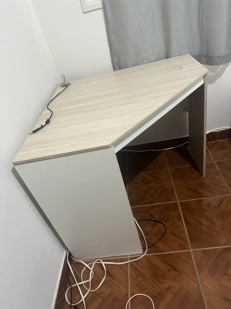 Corner Coffee Table64739714763907120