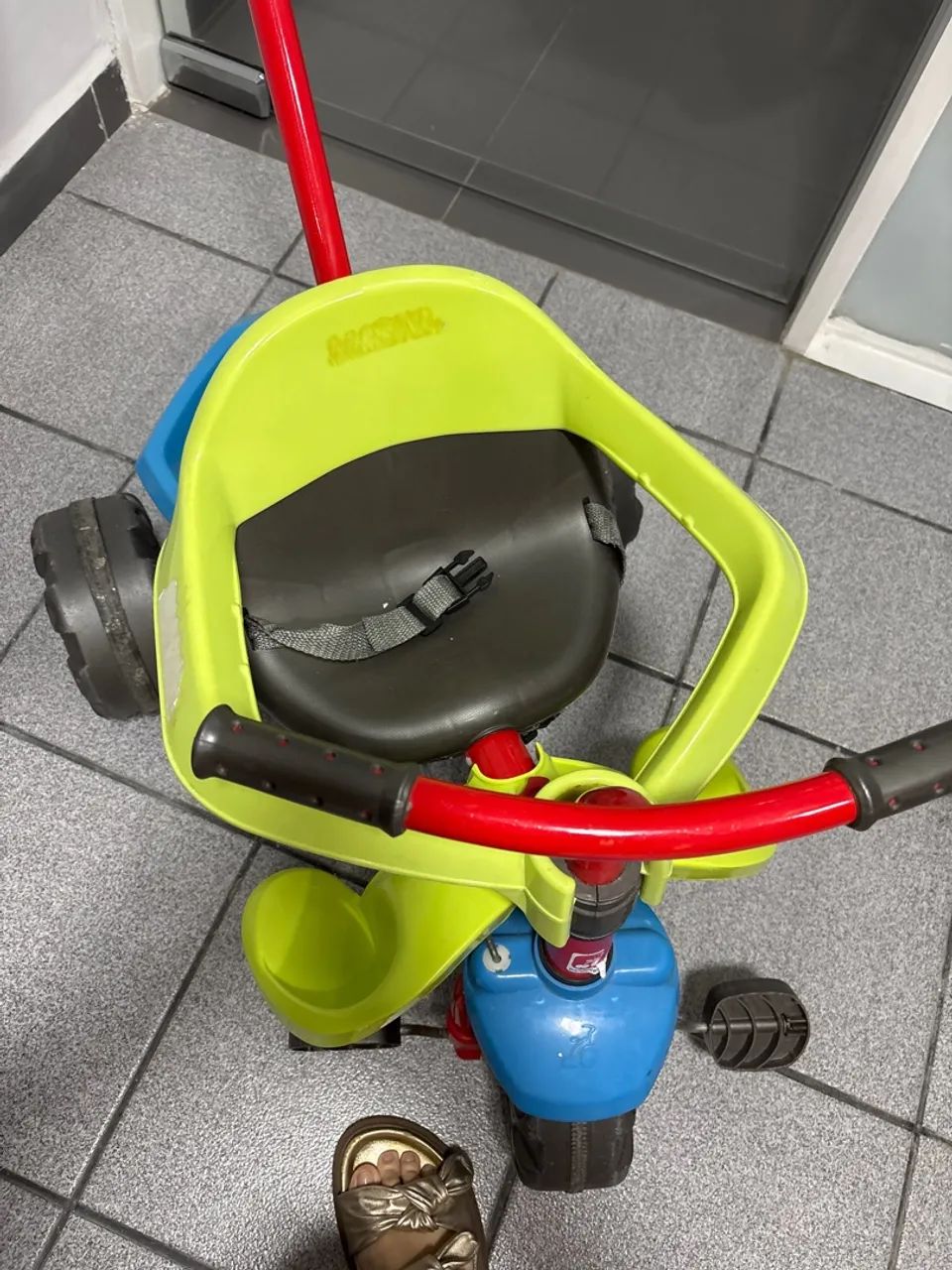 Triciclo Infantil com Haste de Direção - Foto 4
